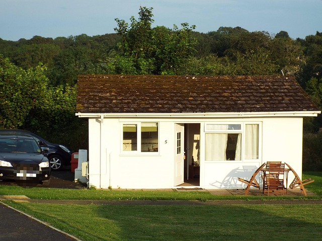 Free Building Bungalow photo and picture