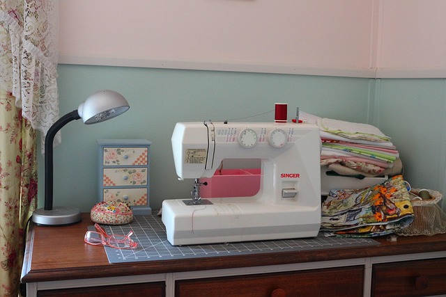 Nähmaschine, Bastelraum, Kreativität