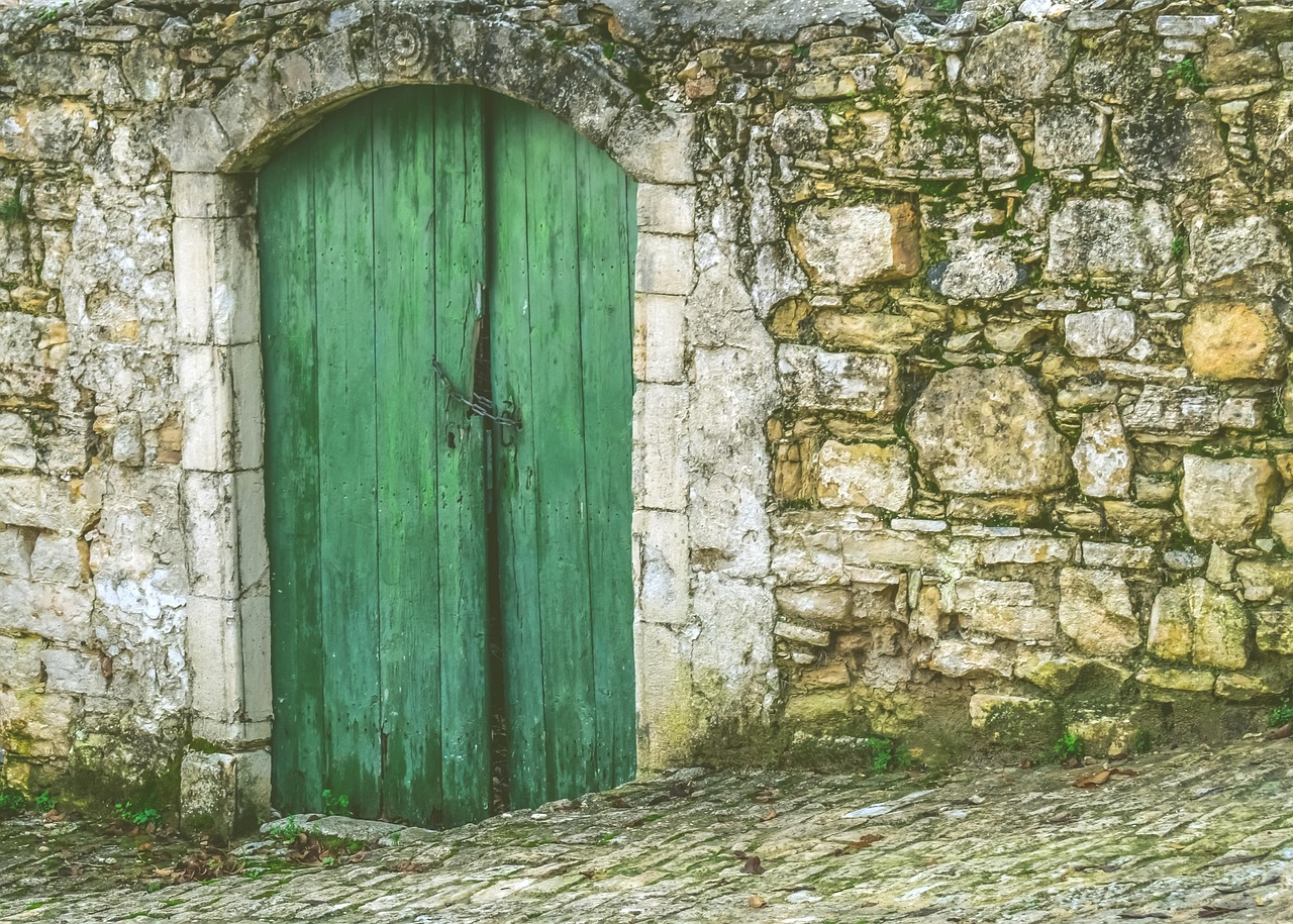 Door - free online jigsaw puzzle photo
