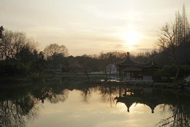 Yangzhou, Slender West Lake