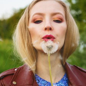 Ung Kvinde, Blond, Felt, Natur