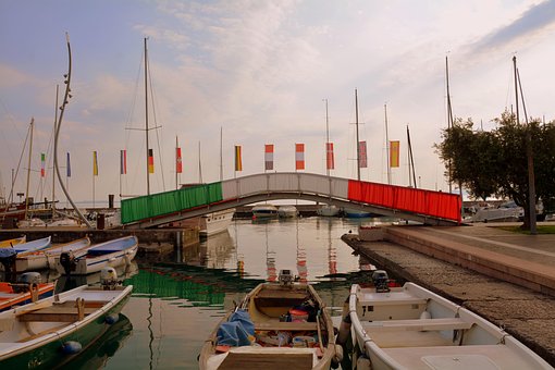 Free Bridge Lake photo and picture