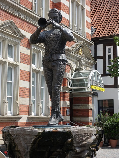 Free Hamelin Bronze photo and picture