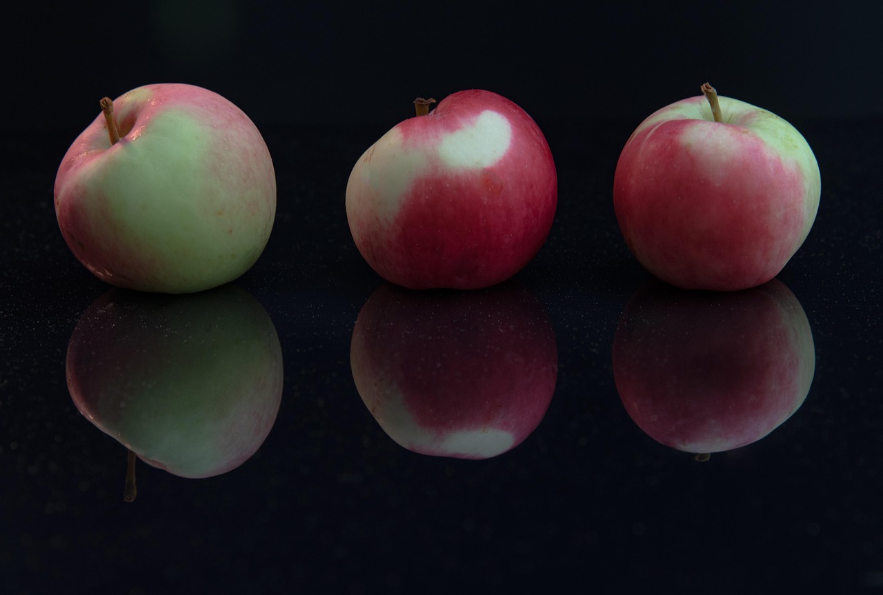 Apples - free online jigsaw puzzle photo