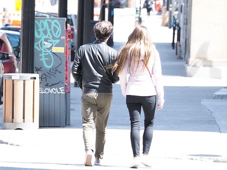 Free Couple Promenade photo and picture