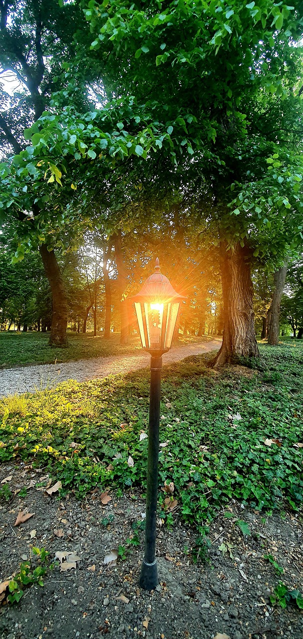 Lampe solaire élégante en aluminium noir