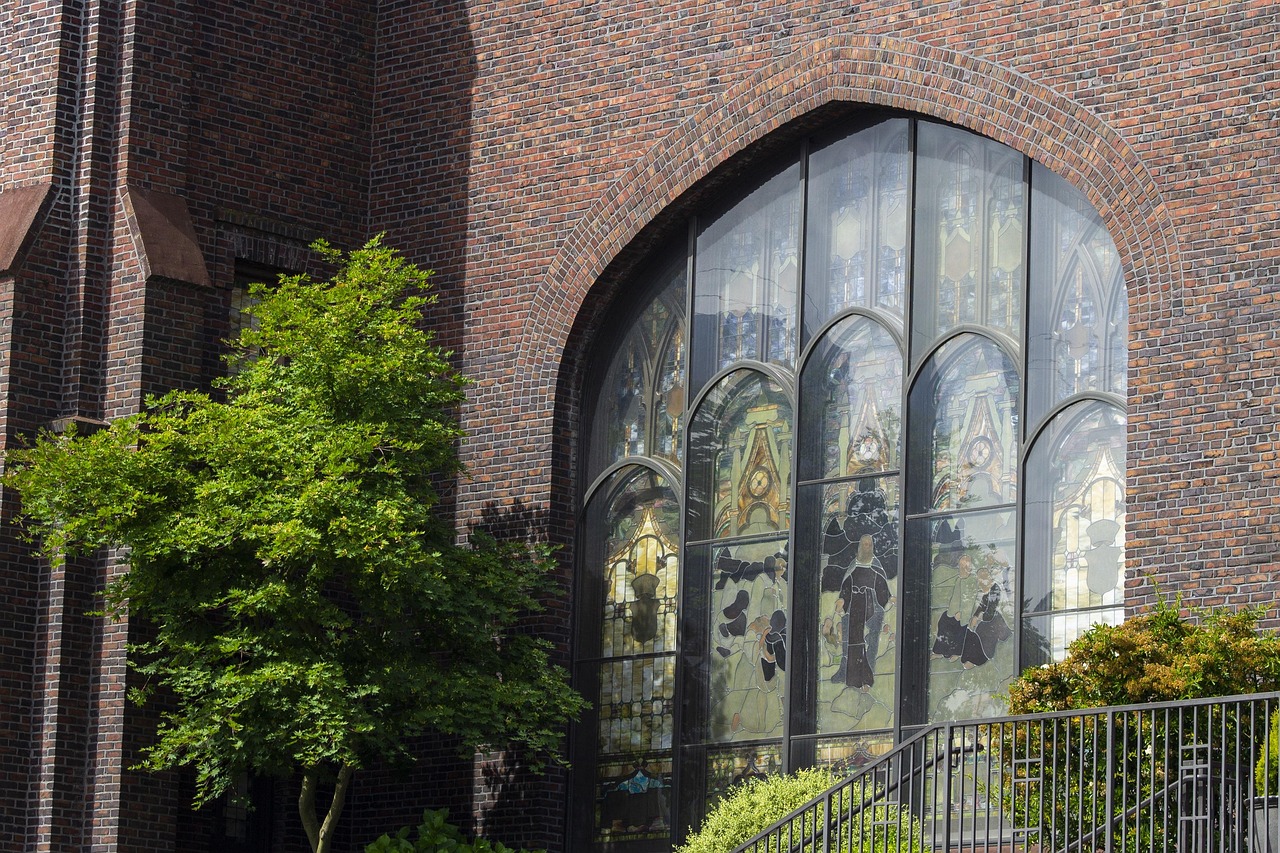 Church - free online jigsaw puzzle photo