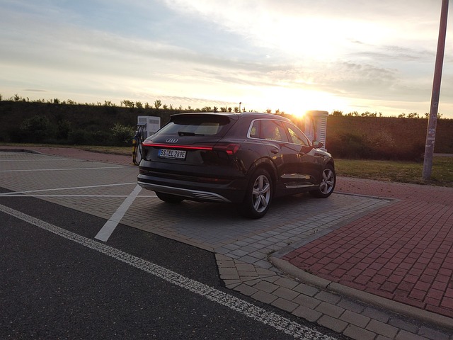 Free Audi E-Tron Electric Car photo and picture
