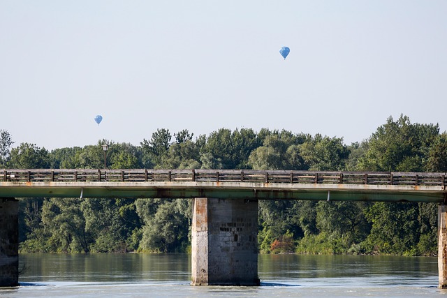 heaven, balloon, bridge, flow, flying, freedom, air, adventure, to travel, ballooning, let go, hot air balloon