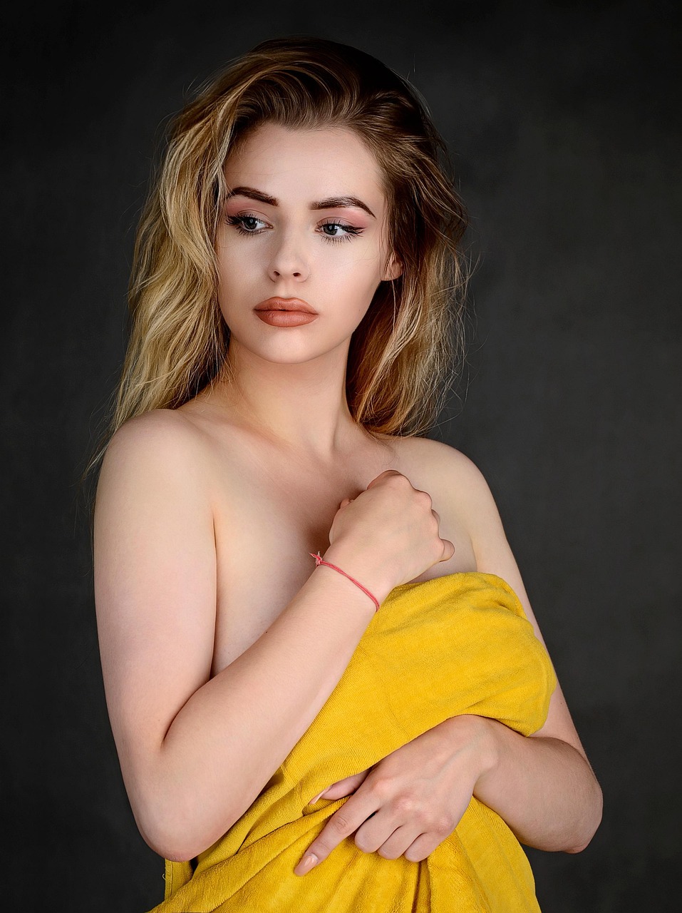 https://cdn.pixabay.com/photo/2020/07/03/07/32/girl-5365495_1280.jpg