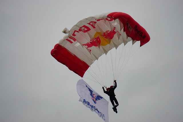 Free Parachute Redbull photo and picture