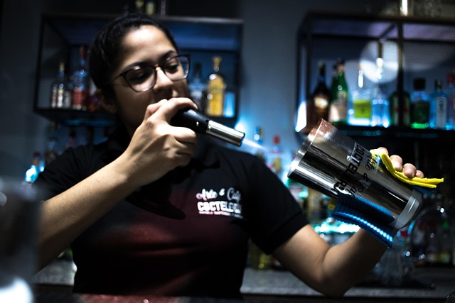 Free Bartender Cocktail photo and picture