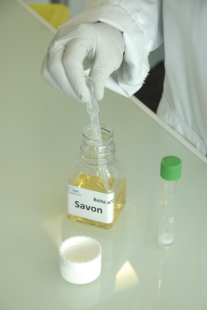 Dna extraction, tuba, experimentation and sapon   — photo by JeromeNicolas