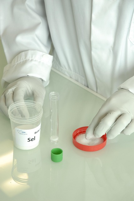 Dna extraction, tuba, experimentation and sel — photo by JeromeNicolas