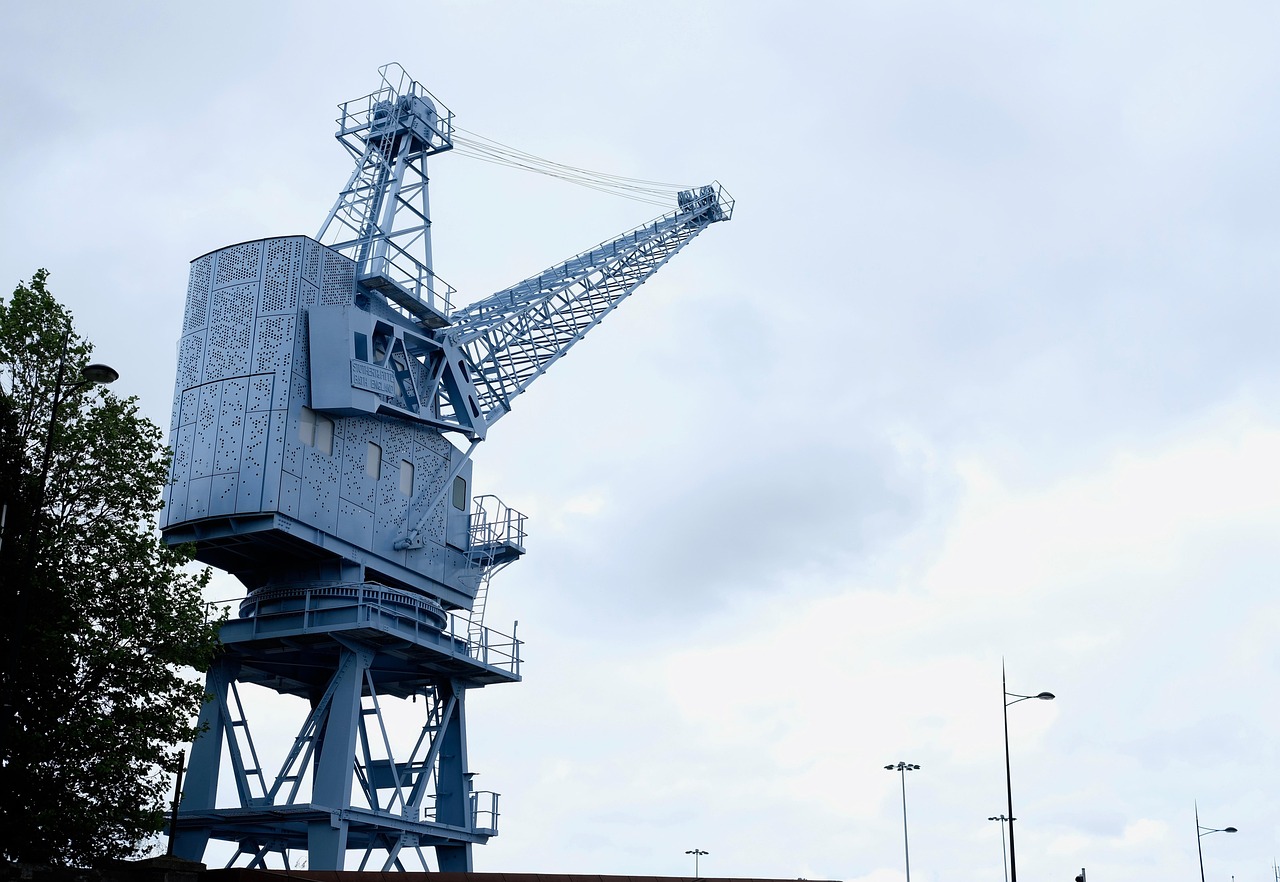 Tower Crane - free online jigsaw puzzle photo