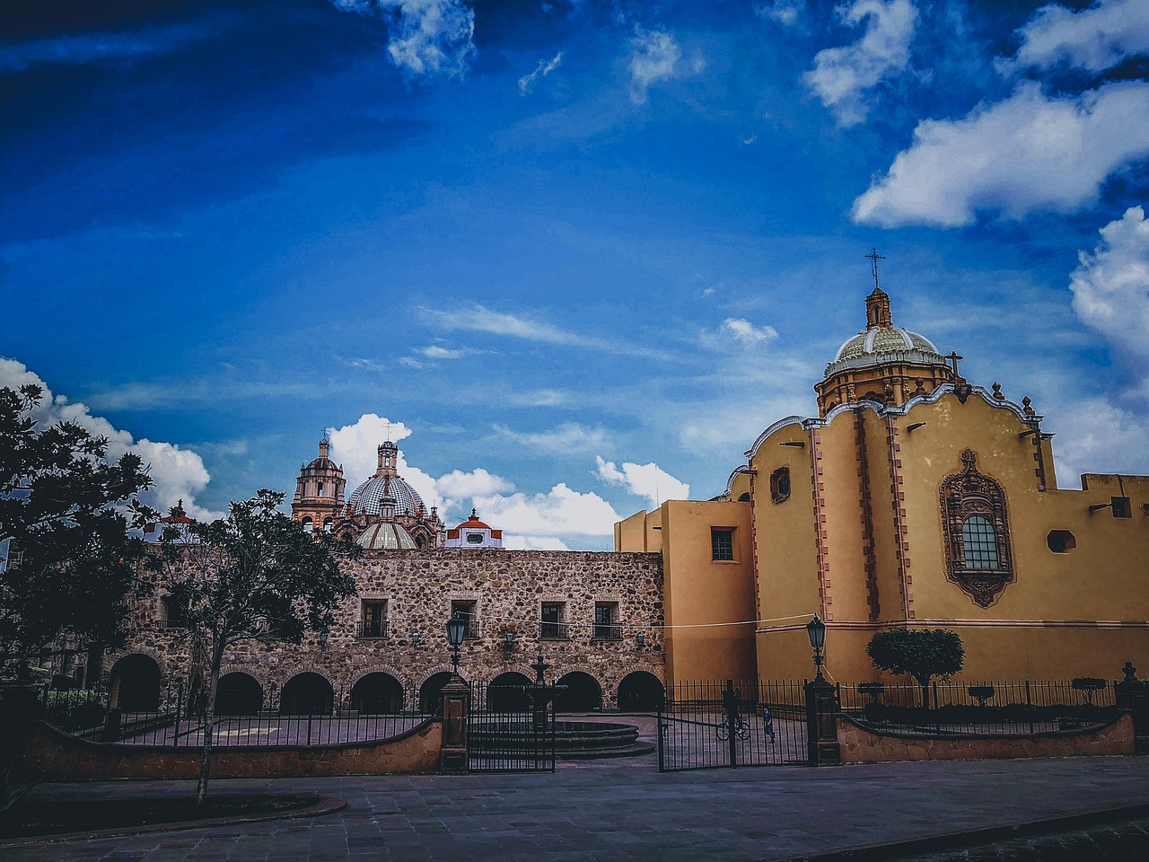 Church - free online jigsaw puzzle photo