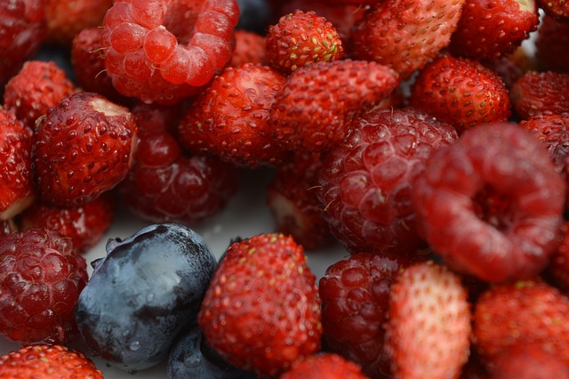 Free Berries Strawberry photo and picture