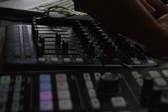 Free Mixer Dj photo and picture