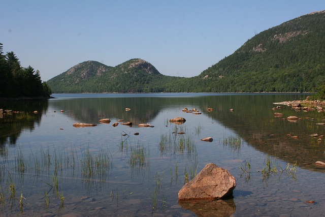 Free Lake Mountain photo and picture