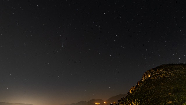 Free Comet Neowise photo and picture