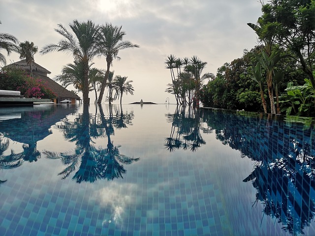Free Sky Water photo and picture