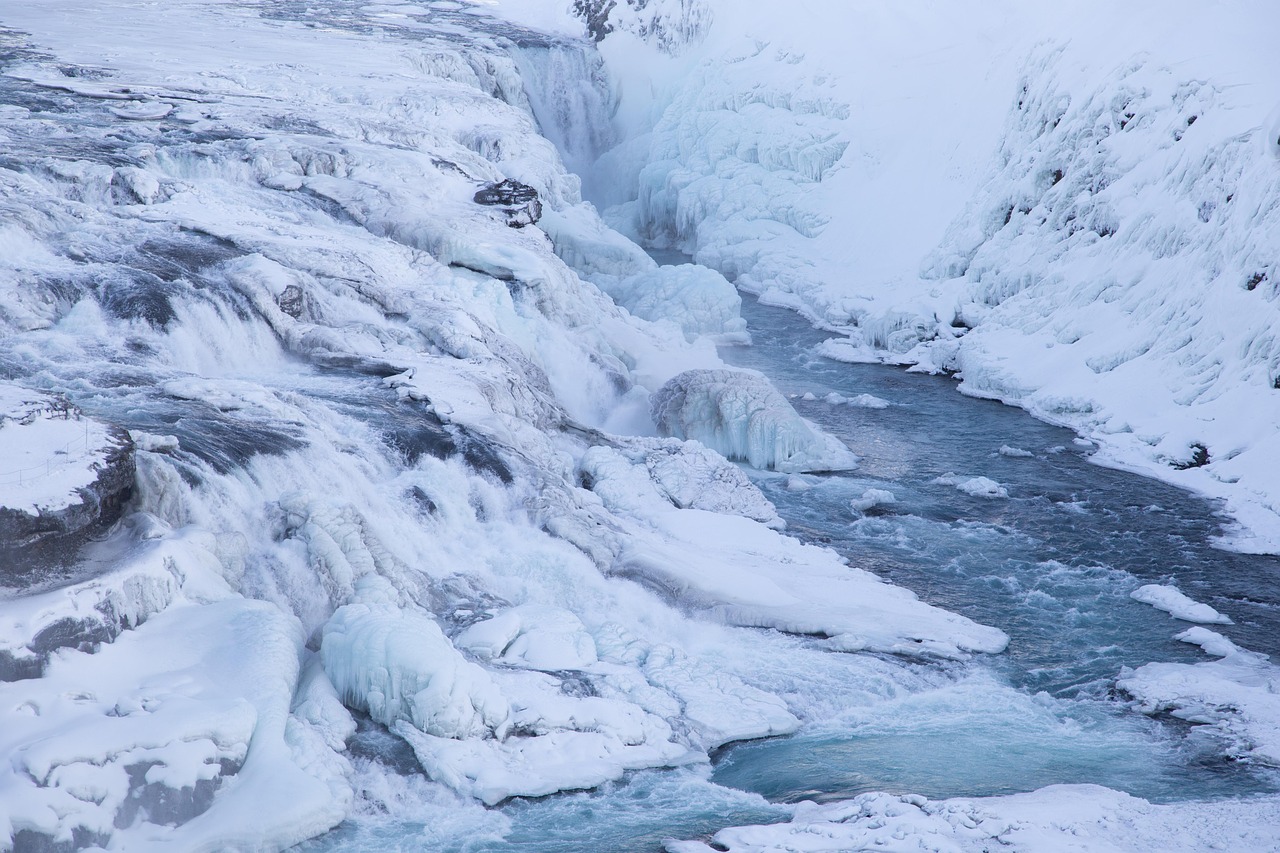 Waterfall - free online jigsaw puzzle photo