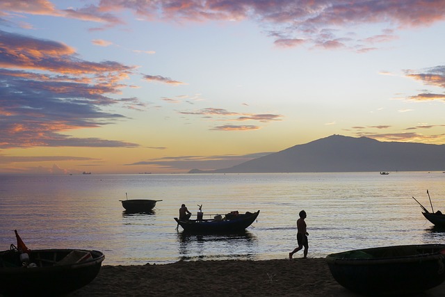 Free Sea Boat photo and picture