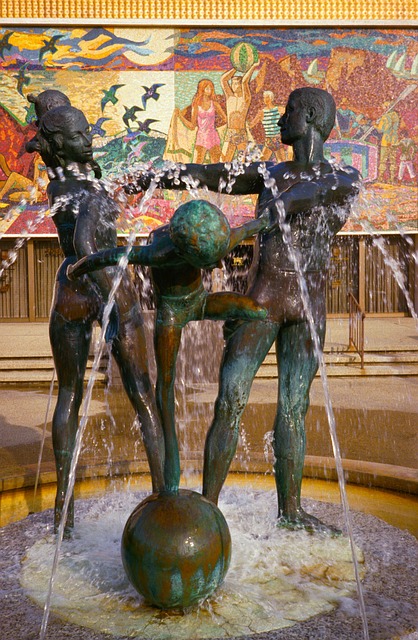 Free Sculpture Fountain photo and picture