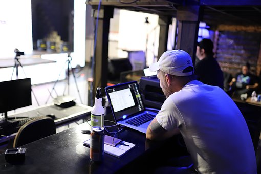 free 13 Hours in a Warehouse