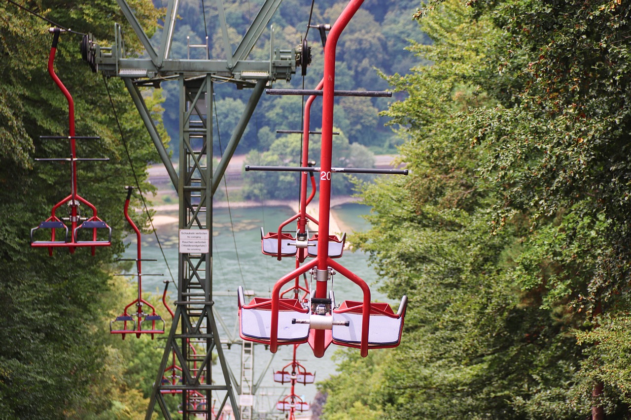Chairlift - free online jigsaw puzzle photo