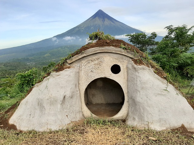 Free Hobbit House photo and picture