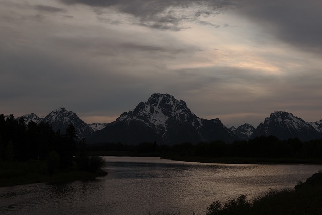 Free Mountains River photo and picture
