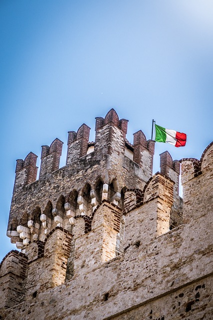 Free Castle Sirmione photo and picture