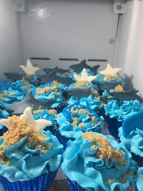 Free Cupcakes Cake photo and picture
