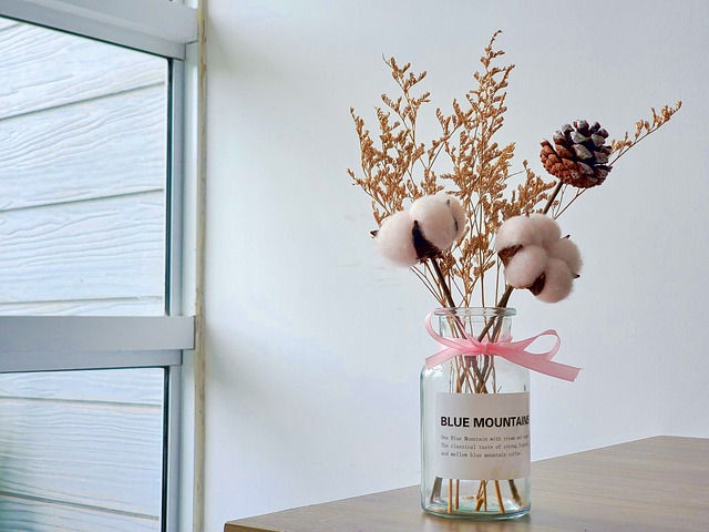 Free Flowers Minimalism photo and picture