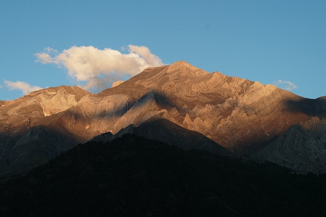 Free Mountain Peak photo and picture