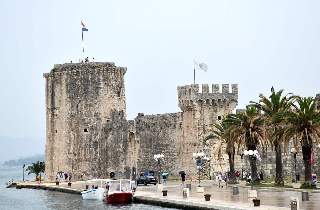 Castle - free online jigsaw puzzle photo