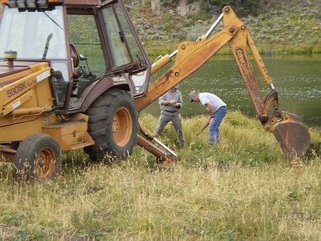 Excavator, Echipamente Grele