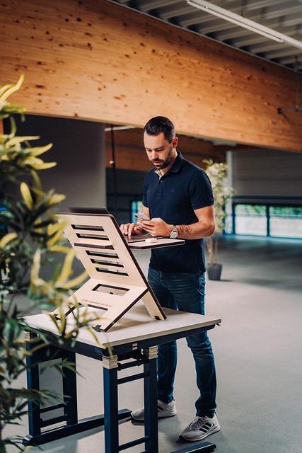 man, stand, desk, freelancer, flexibility, healthy work, work standing, move, health care, health conscious, desk top, digital devices