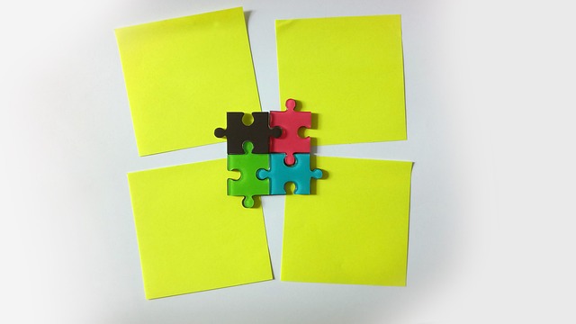 Free Puzzle Post-It photo and picture