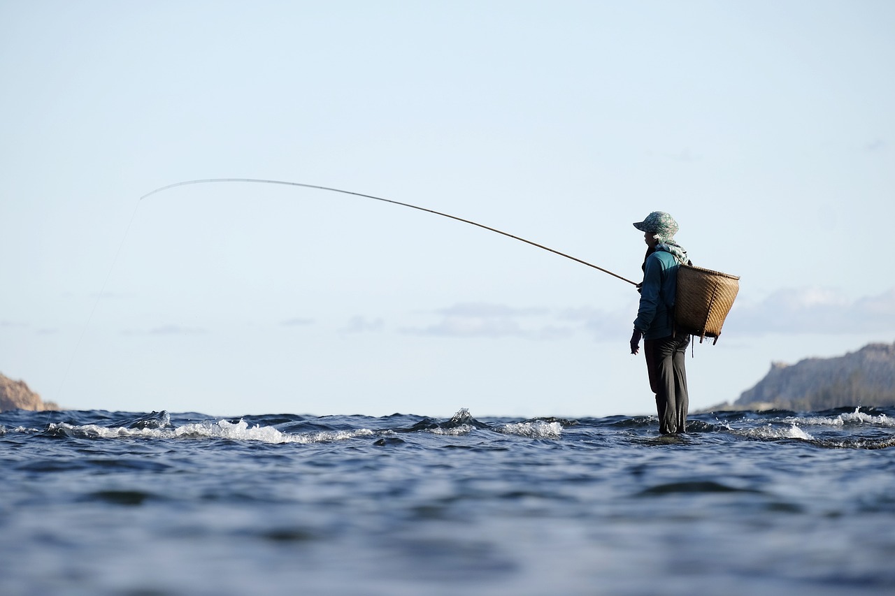 Foto de Varas De Pescar Em Um Barco De Sair Para O Mar e mais fotos de  stock de Anzol de pesca - Anzol de pesca, Austrália, Avião comercial -  iStock