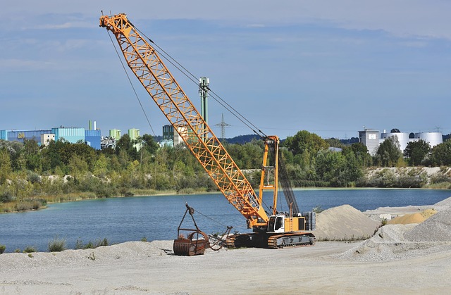 Download free HD stock image of Excavator Crane Free Excavator Crane photo and picture