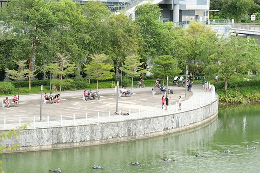 Free Lifestyle Park And Lake photo and picture