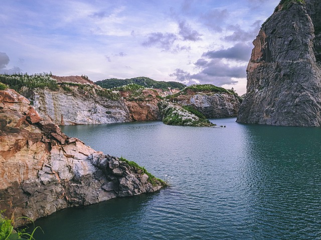 Free Mountains Cliffs photo and picture