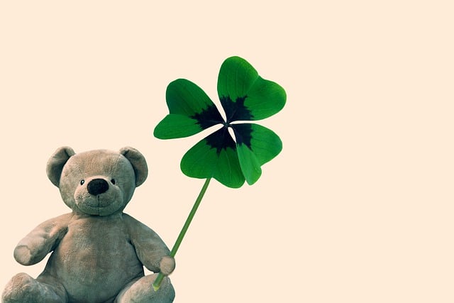 Free teddy bear four leaf clover luck illustration