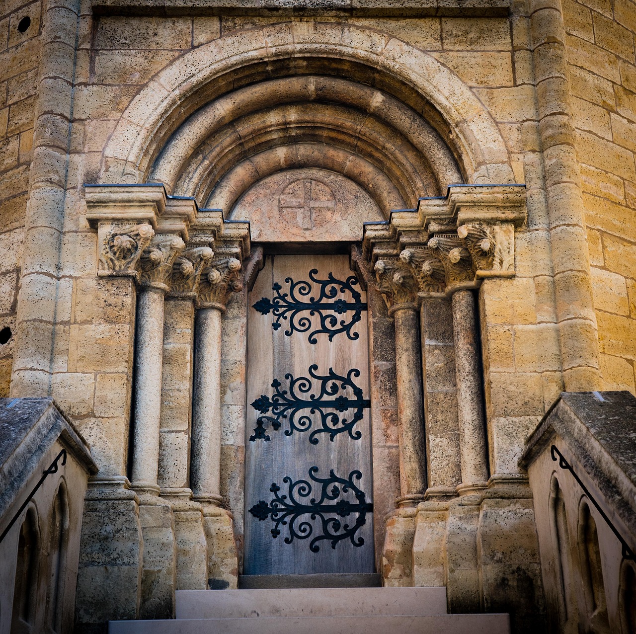 Gate - free online jigsaw puzzle photo