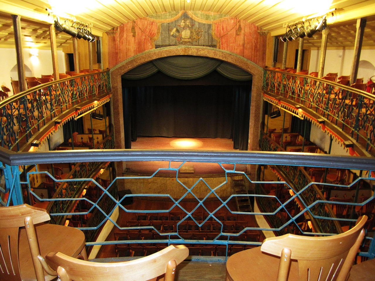 premiere gold theatre