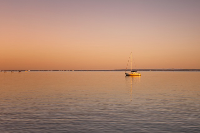 Free Lake Boat photo and picture