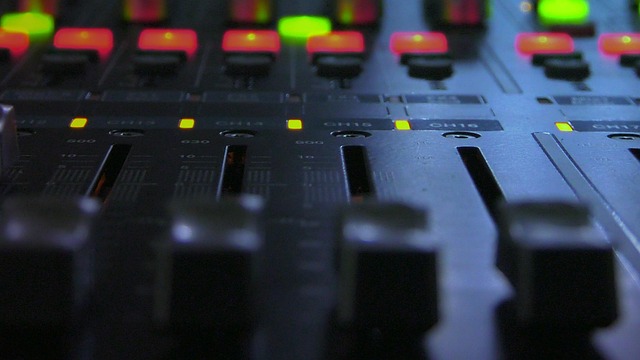 Troosten, Audio, Professioneel