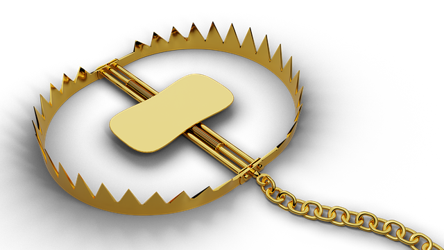 Free gold trap chain illustration
